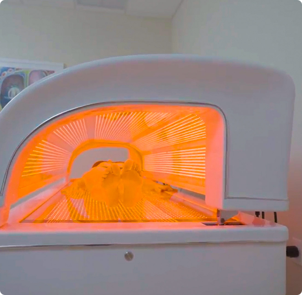 Red light therapy room, Wellness lounge